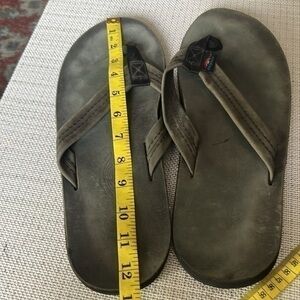 Rainbow 🌈 flip flops size12.5  inches long USED!!